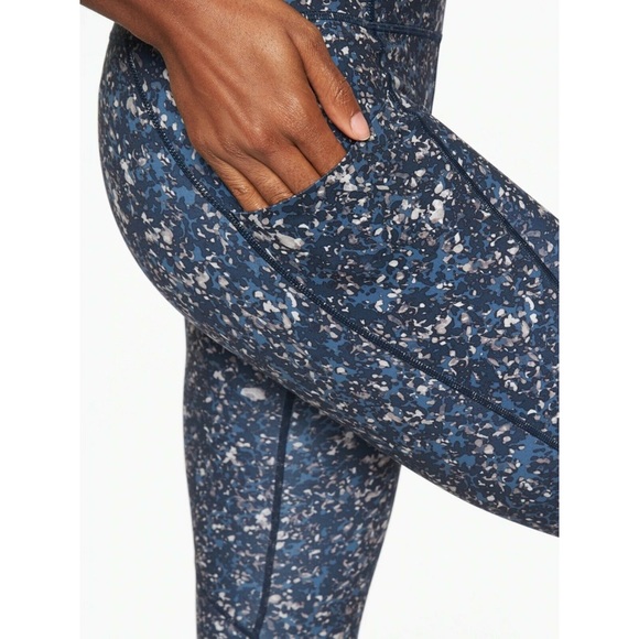 Athleta Sandstone Salutation Pocket Leggings Size Medium - Picture 2 of 12